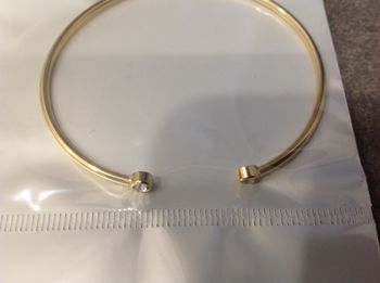 Bracelet jonc en métal doré et strass neuf