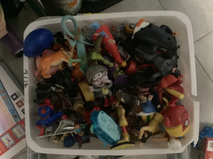 Gros lot de différente figurines accessoire ect - photo numéro 2