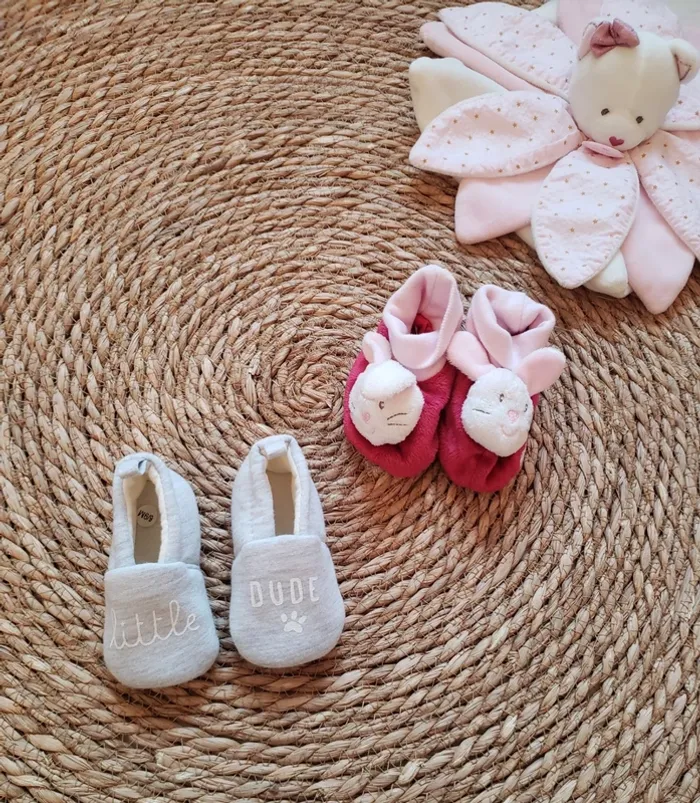 Lot chaussons bébé