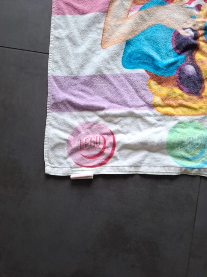 Serviette de plage lego friends 70 × 140 cm neuve - photo numéro 2