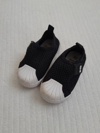 Chaussures mixte noire et blanche 23