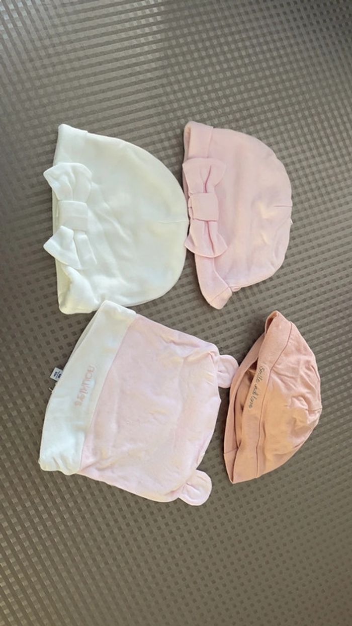 Lot petits bonnets 3/6 mois