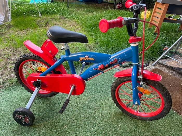 Vélo avec petites roues