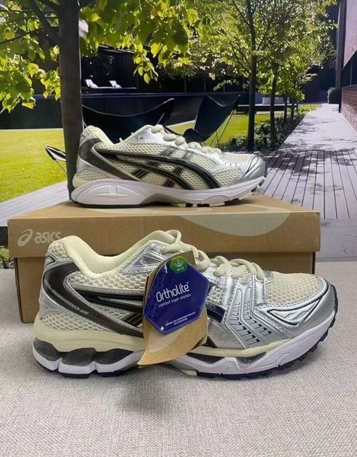 Asics Gel NYC Argenté Taille 41.5 - photo numéro 2