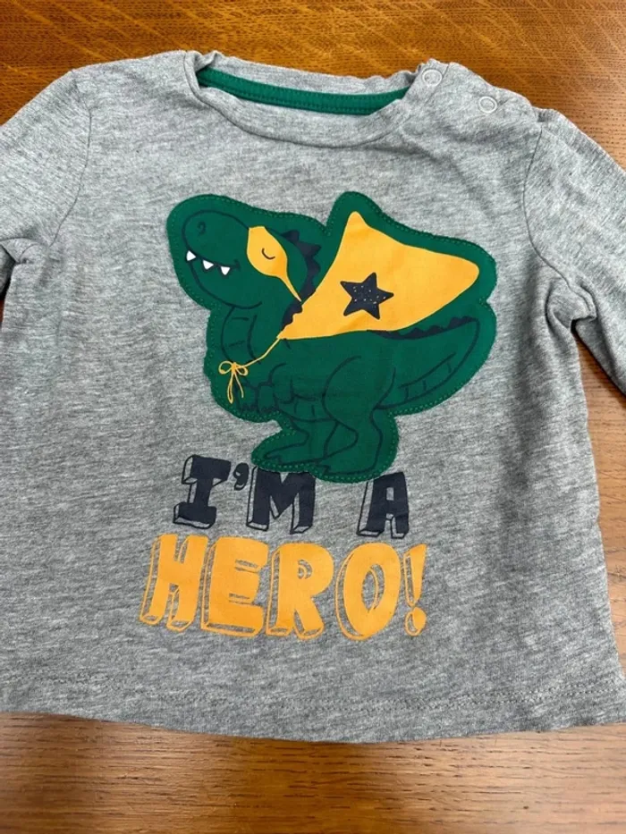 T-shirt manche longue gris et vert 9 mois - photo numéro 3