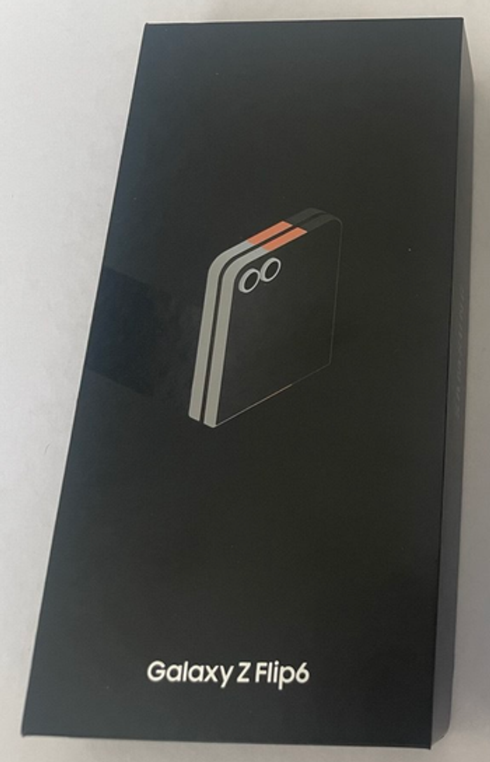 Samsung Galaxy Z Flip6 Crafted Black 256GB - Jamais Ouvert - Garantie (07/2026) - Négociable