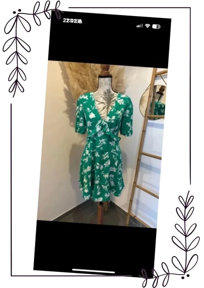 Robe d’été verte fleurie blanche neuve