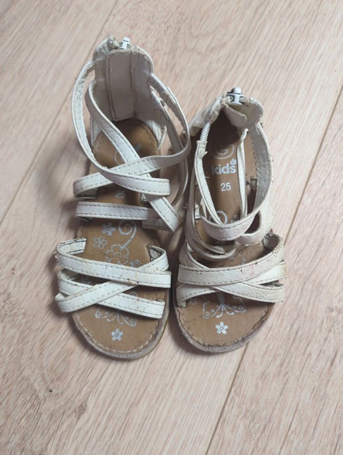 Nu pieds - photo numéro 2