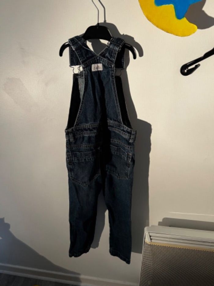 Salopetre taille 6 ans