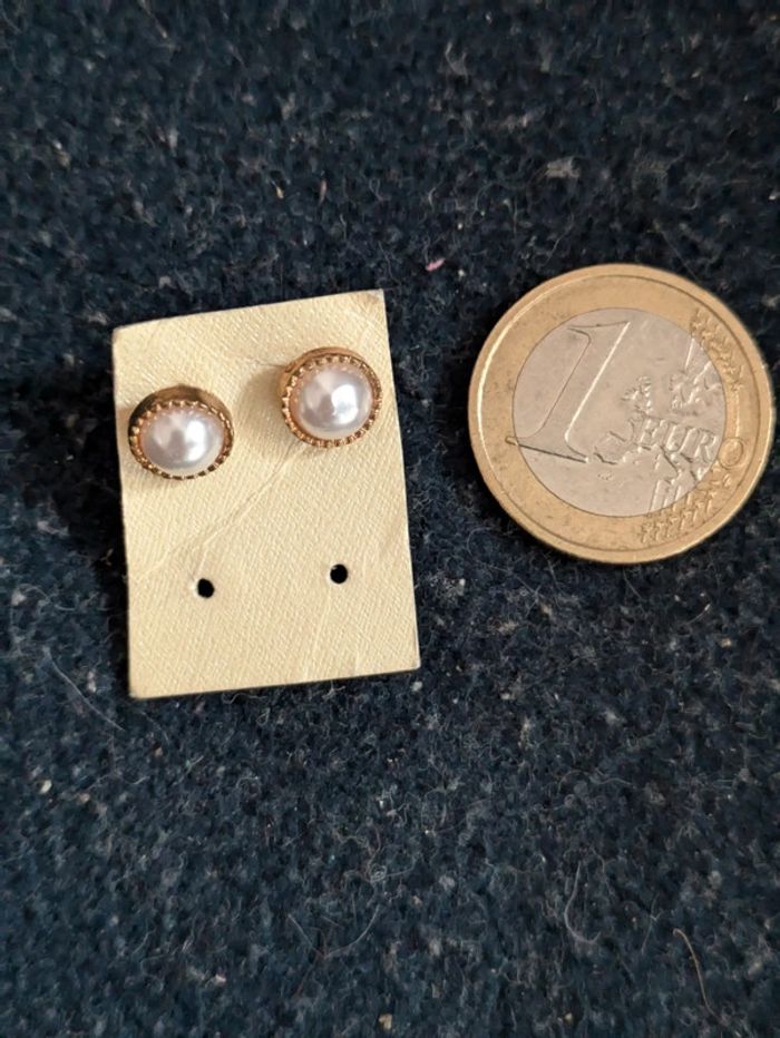 Petites boucles d'oreilles nacrées - photo numéro 2