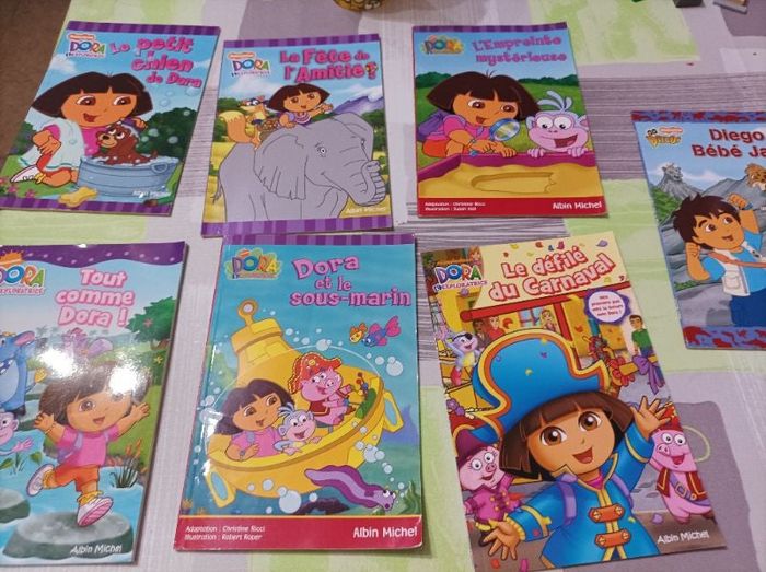Lot de 7 livres Dora