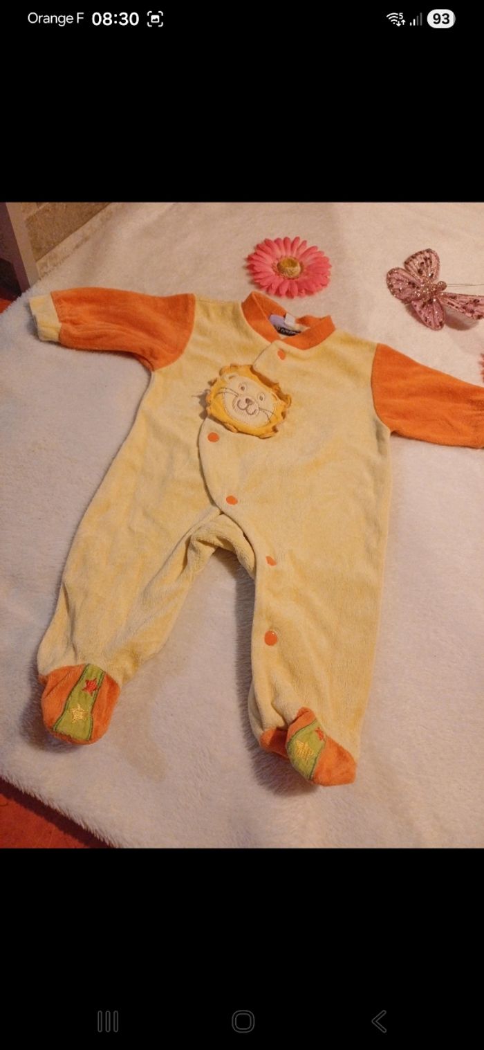 Pyjama bébé taille 1 mois - photo numéro 1