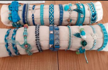 Lot 17 bracelets fantaisie bleu/turquoise