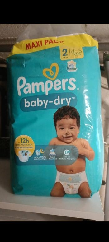 Paquet de 136 couches taille 2 (4/8 kilos)