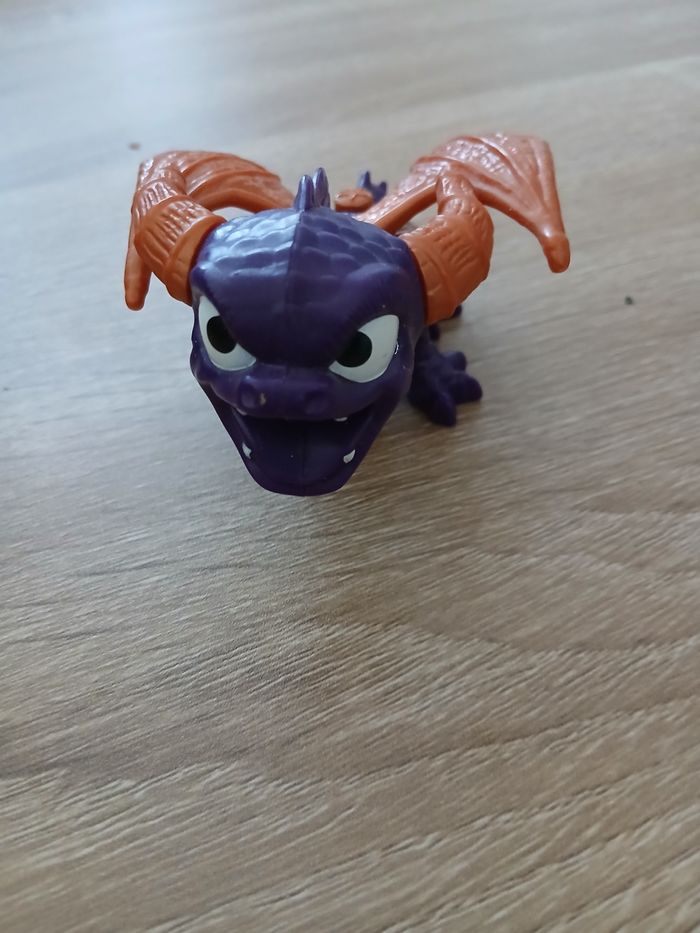 Figurine dragon