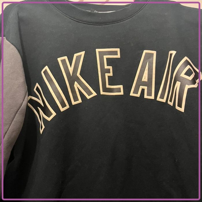 Pull Nike air taille s en excellent état - photo numéro 2