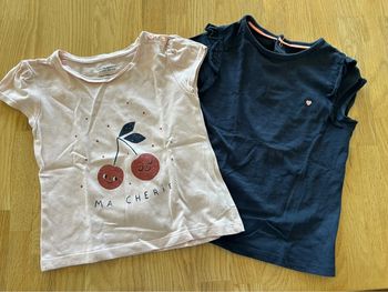 Lot 2 t-shirts 24 mois