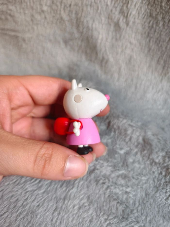Figurine Peppa pig - photo numéro 2