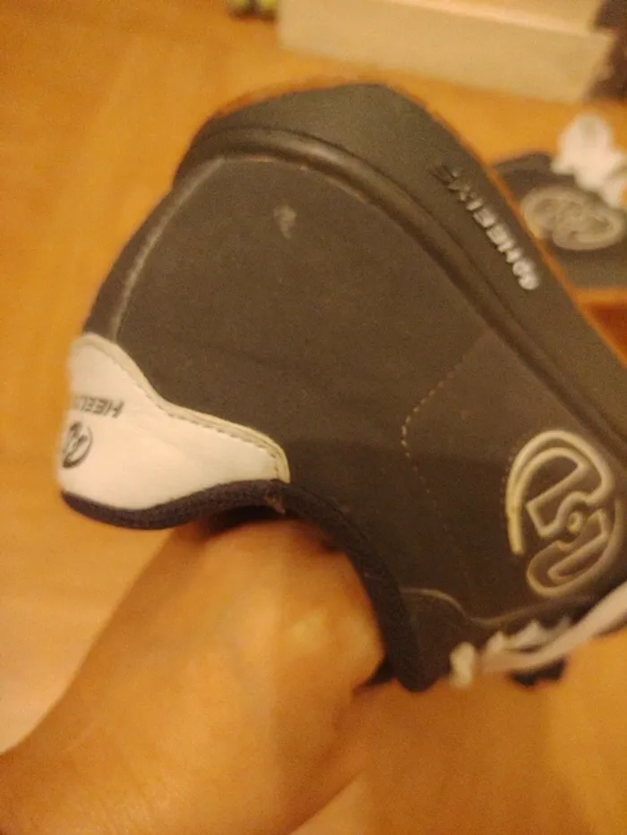 Basket heelys taille 34 - photo numéro 9