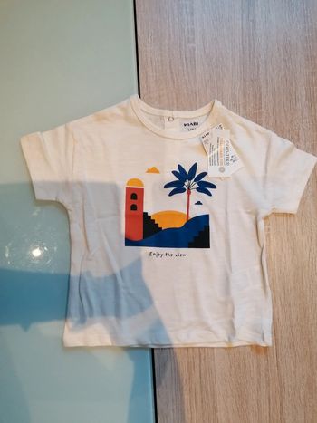 T-shirts neuf 18mois