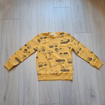 Swette jaune moutarde. Garçon 9 ans. Marque C&A