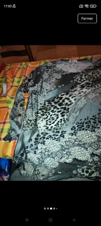 Très joli haut femme f25