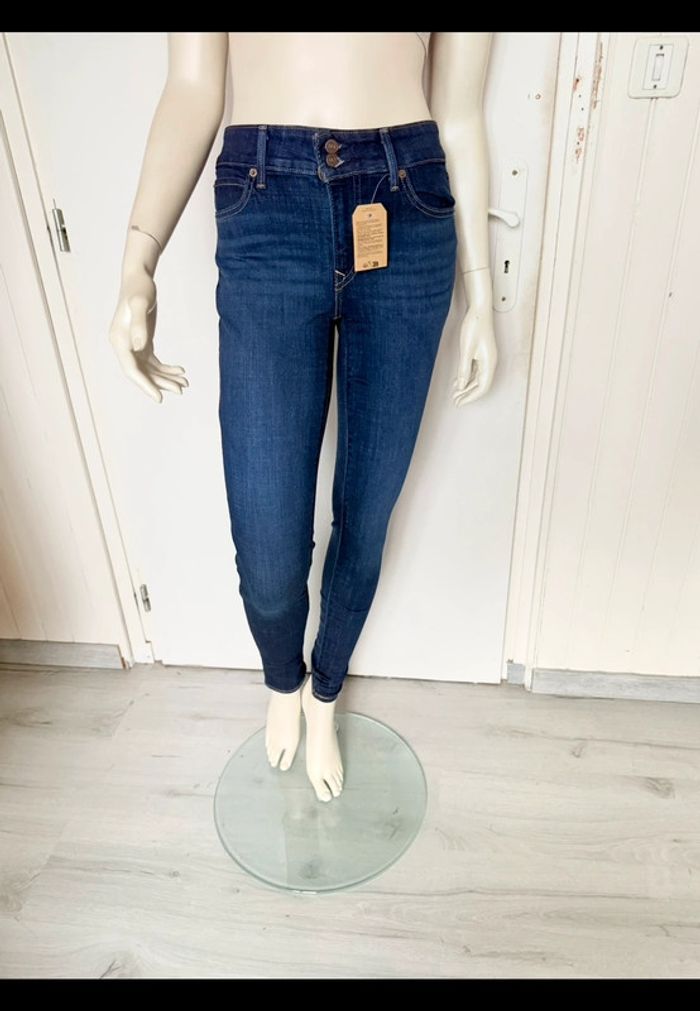 Jean Levi’s 711 Skinny – Taille 26/32 – Bleu brut – Neuf avec étiquette - photo numéro 14