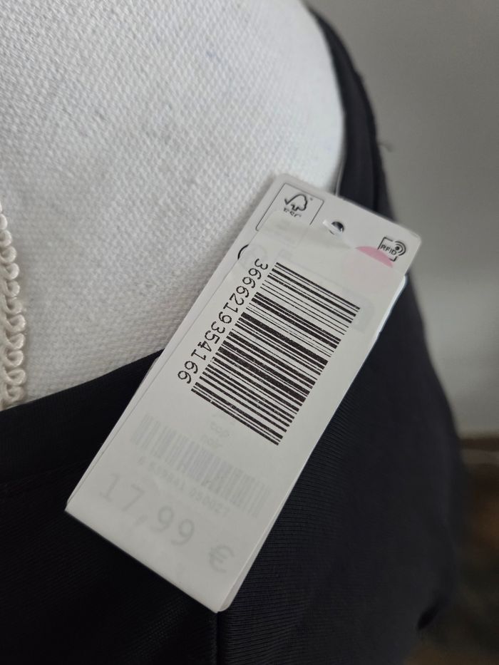 Top noir Undiz taille xs neuf - photo numéro 8