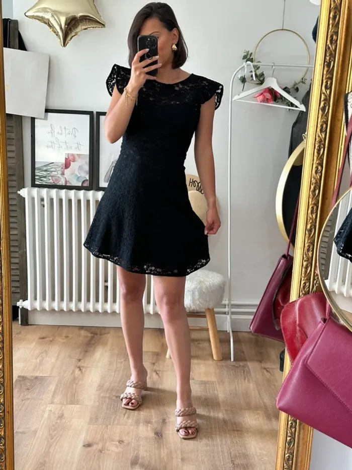 Robe Claudie Pierlot en dentelle noire taille 36 - photo numéro 5