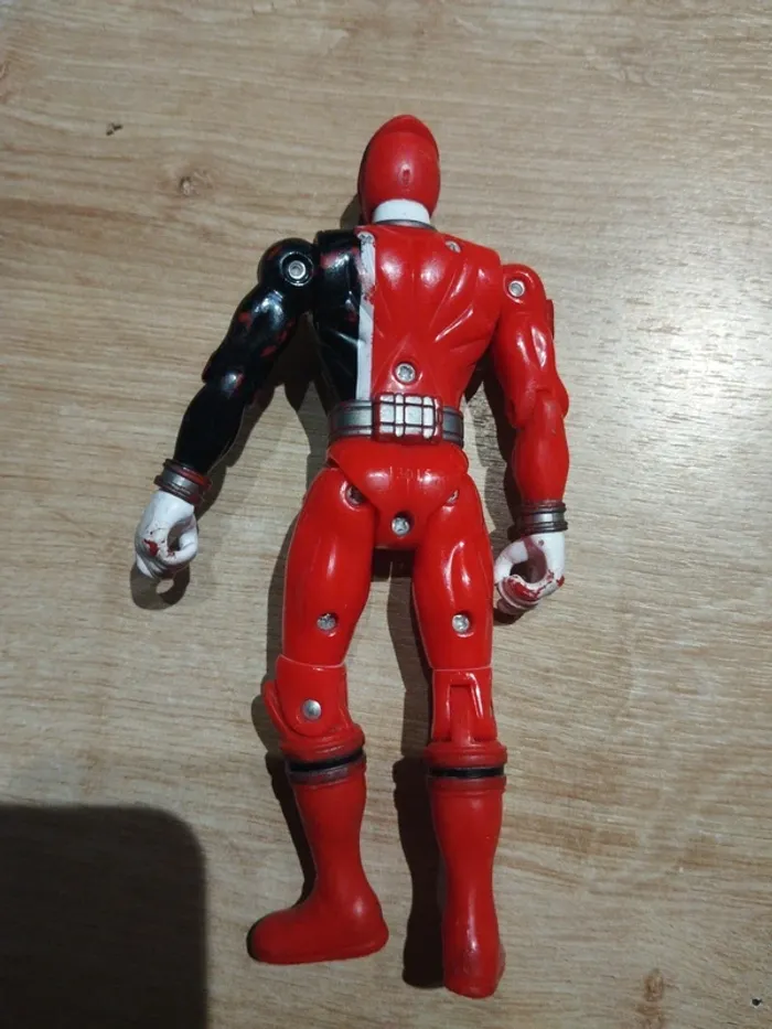 Power rangers spd rouge Bandai 2005 - photo numéro 2