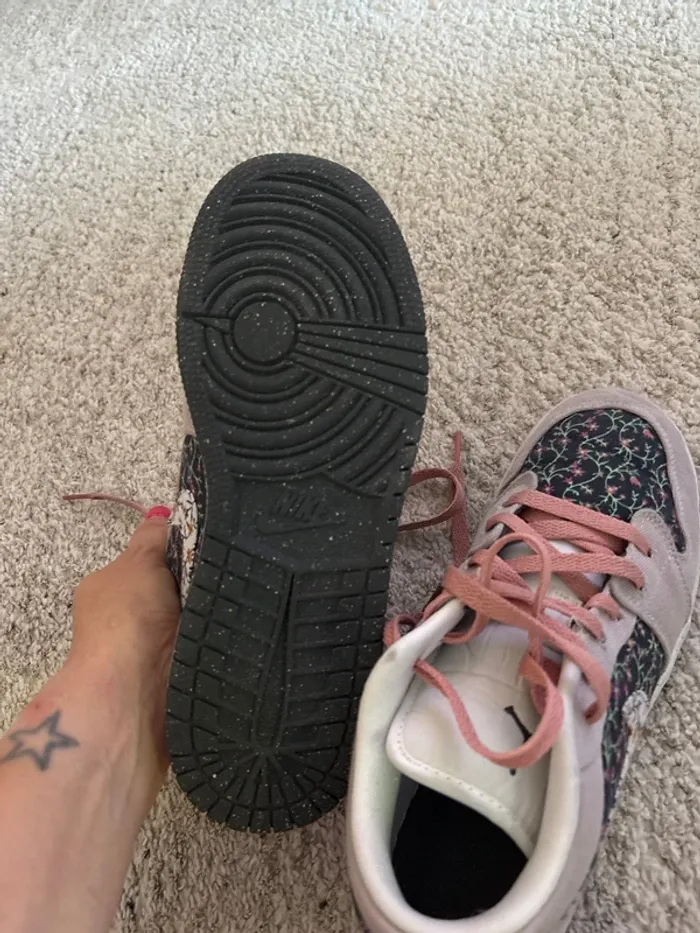 Baskets Nike Air Jordan 1 Low SE Floral - photo numéro 8