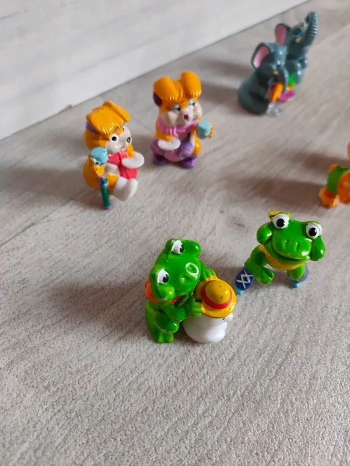Lot de 8 figurines kinder surprise - photo numéro 2