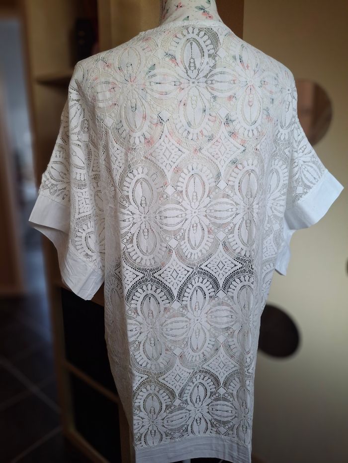 Kimono blanc dentelle neuf étiqueté - photo numéro 3
