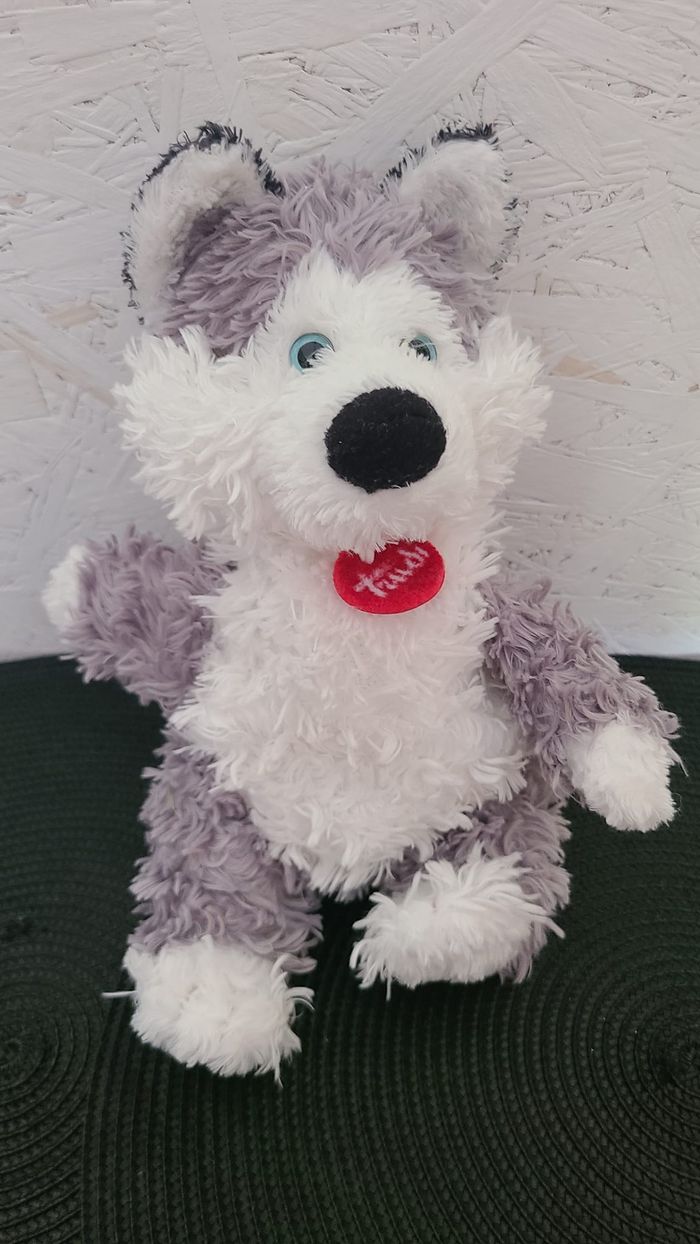 Peluche chien Husky TRUDI gris blanc poils longs collier rond rouge 28 cm - photo numéro 6