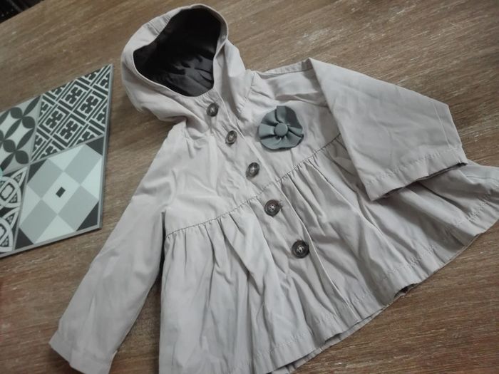 Manteau veste fin trench bébé fille 6 9 mois créateur unique beige marron taupe élégant