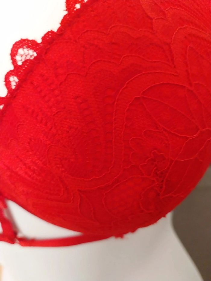 Push up rouge harnais 95 C - photo numéro 2