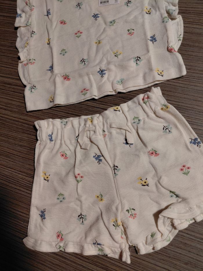 Superbe petit ensemble d'été H&M 🌸 - photo numéro 3