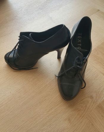 Chaussures à talon noires de la marque Texto en taille 37