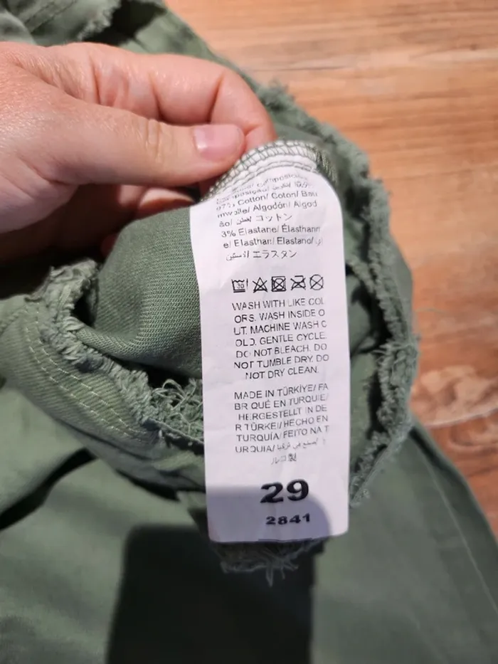 Jean pantalon jambes larges baggy vert kaki taille 38 très bon état effet effiloché sur le haut - photo numéro 6