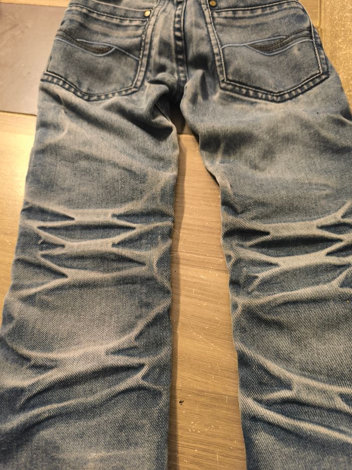 Lot 3 jeans