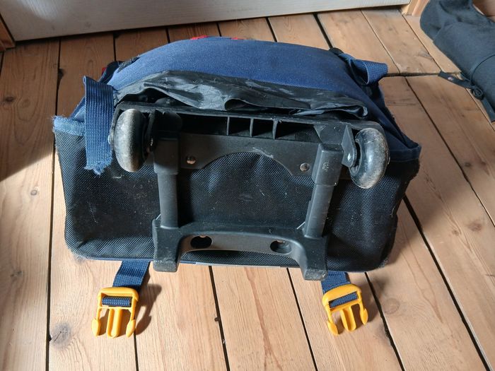 Cartable a roulette one piece - photo numéro 5