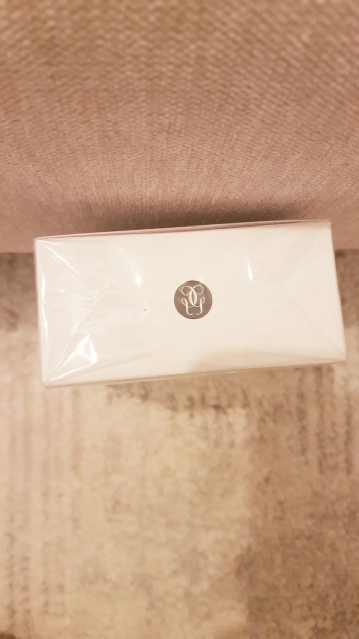 la petite robe noir guerlain - photo numéro 2