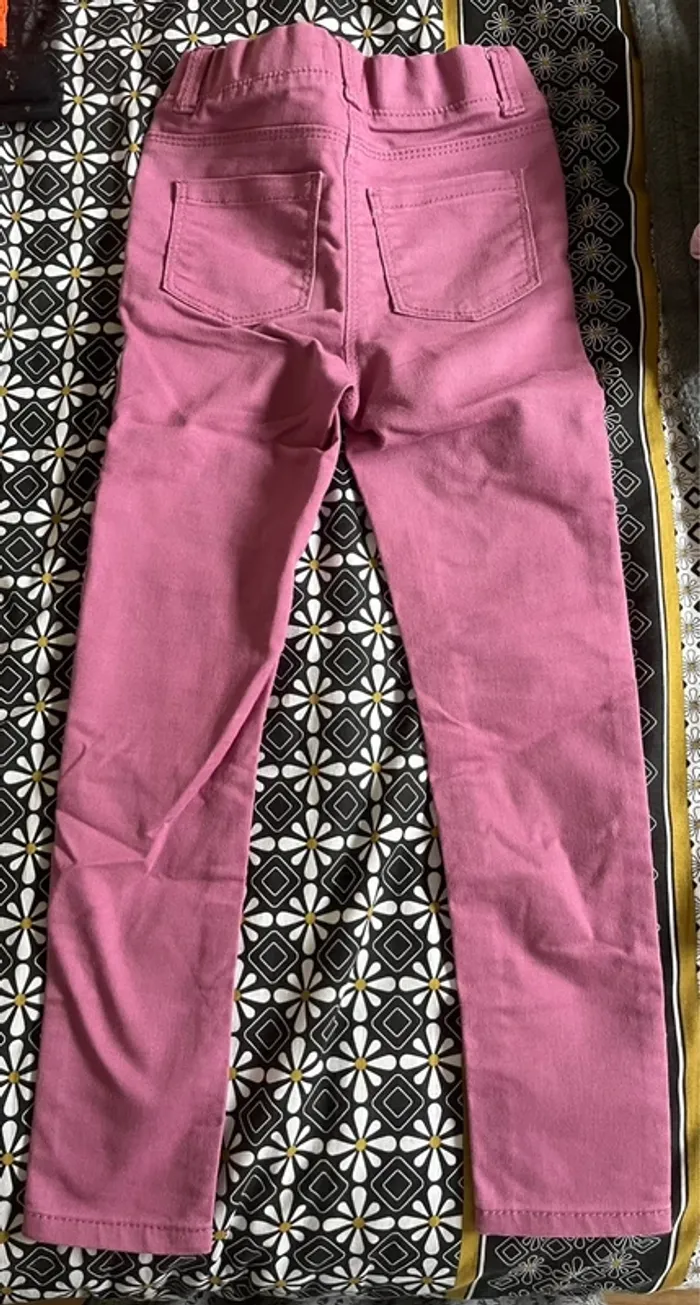 Jean neuf 5 ans - photo numéro 2