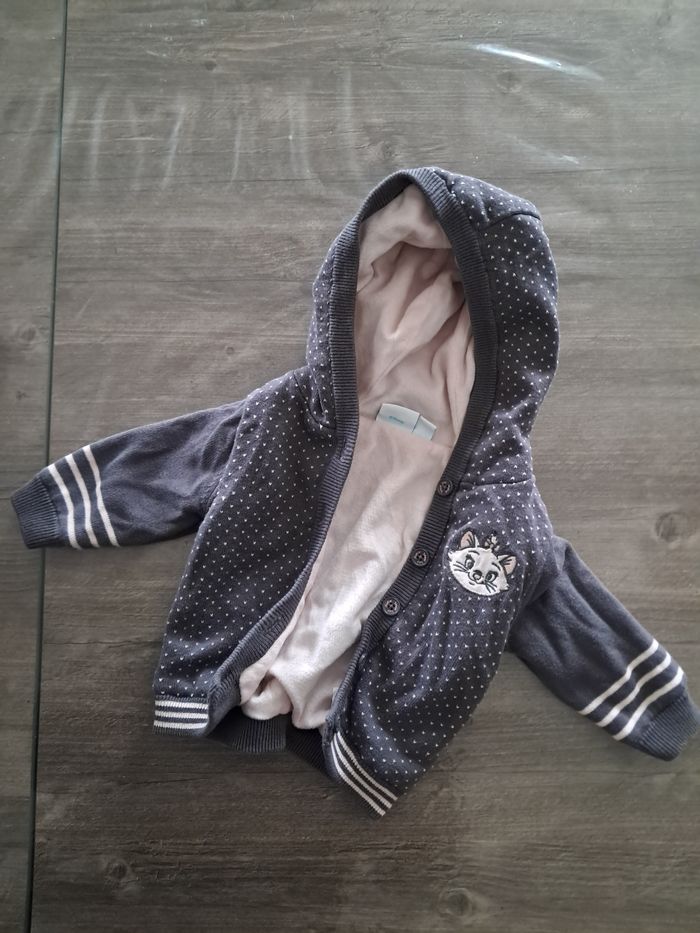 Lot de robes et salopette bébé 1 mois - photo numéro 3