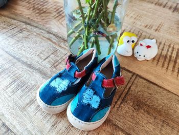 Sandalettes neuves taille 19