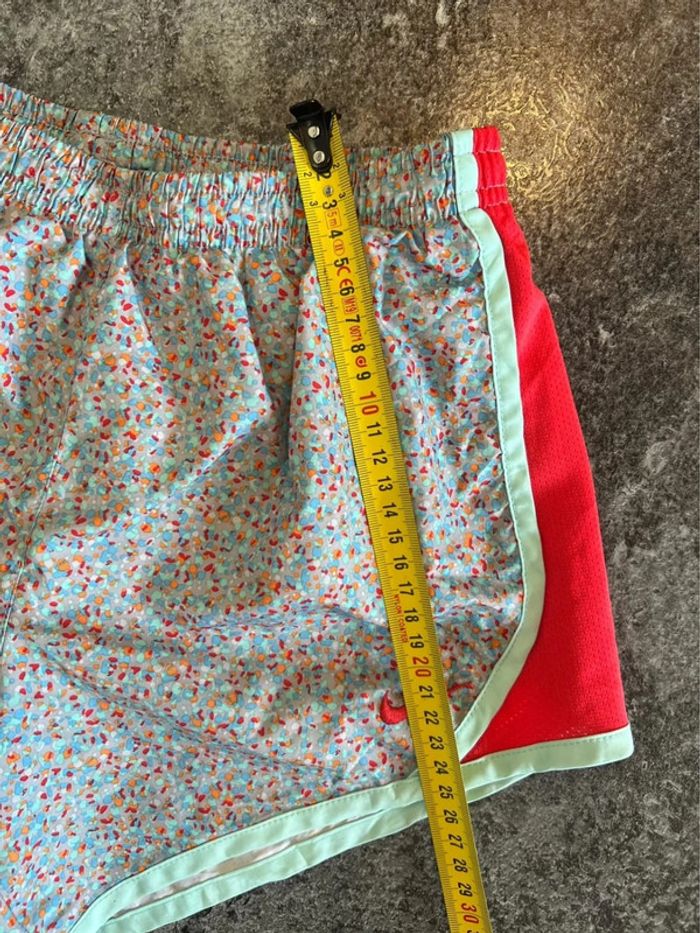Short sport femme Nike taille XS Pantalón corto deportivo mujer Pantaloncino donna Damen - photo numéro 6