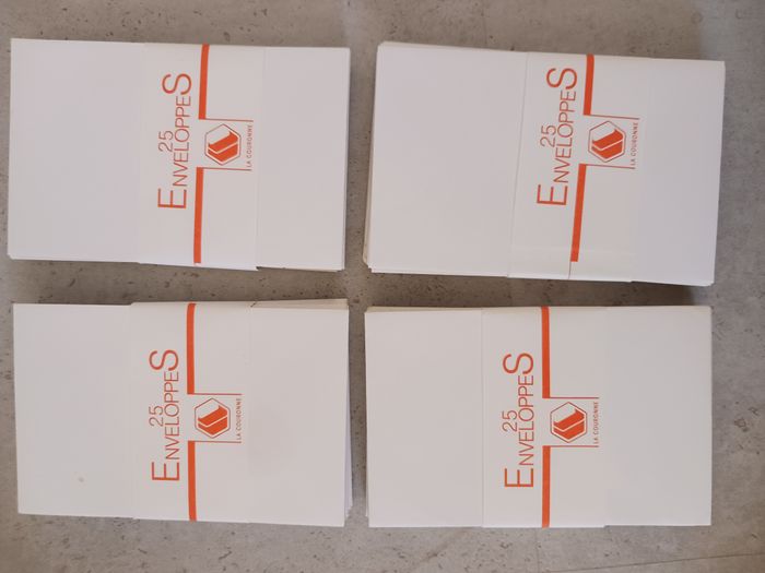 Lot de 4 paquets de 25 enveloppes La Couronne