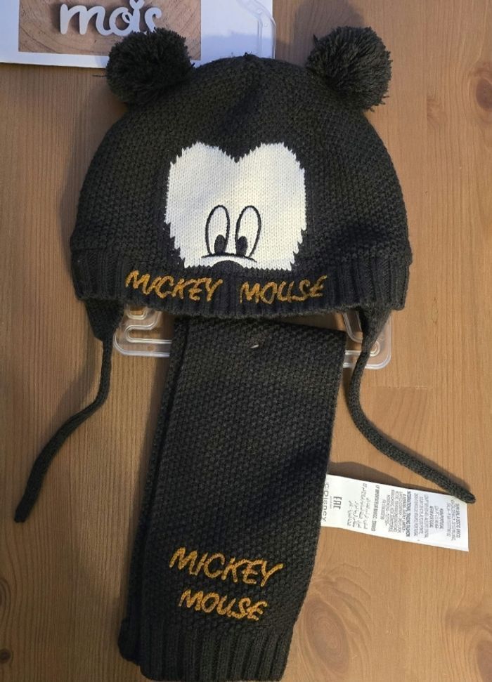 NEUF(NON PORTÉ)🏷💙😍🤩superbe  ensemble bonnet , écharpe 12 mois garçon💙💙💙