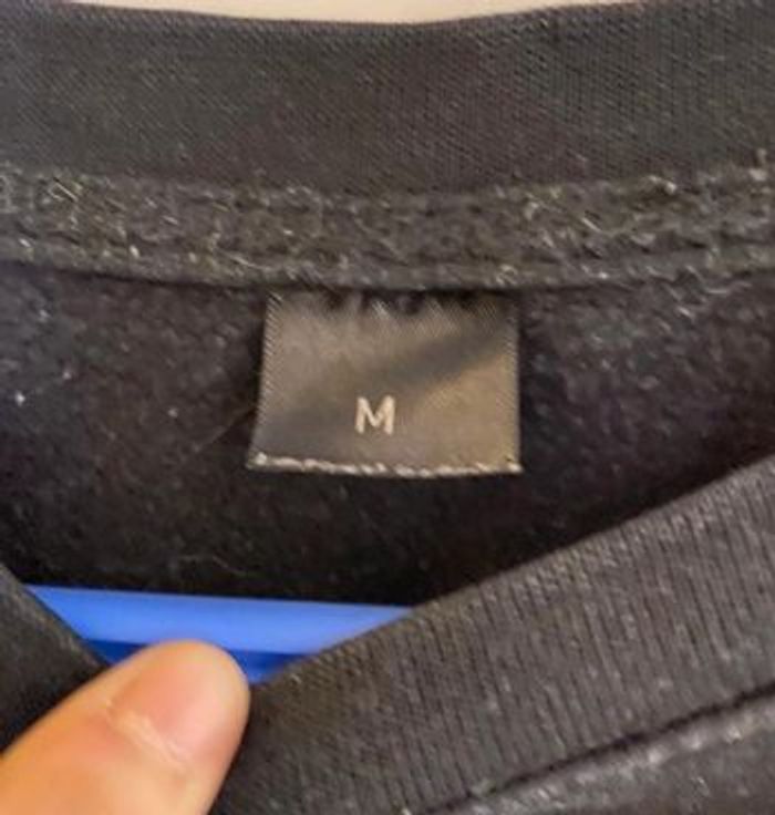 Pull noir - photo numéro 2