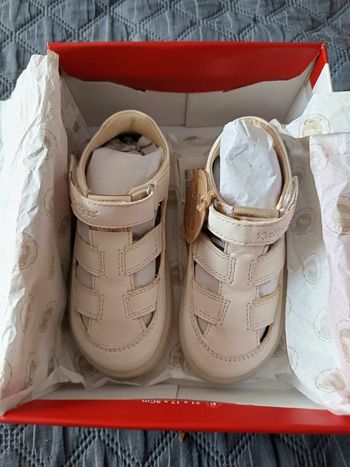 Sandales kickers T 25